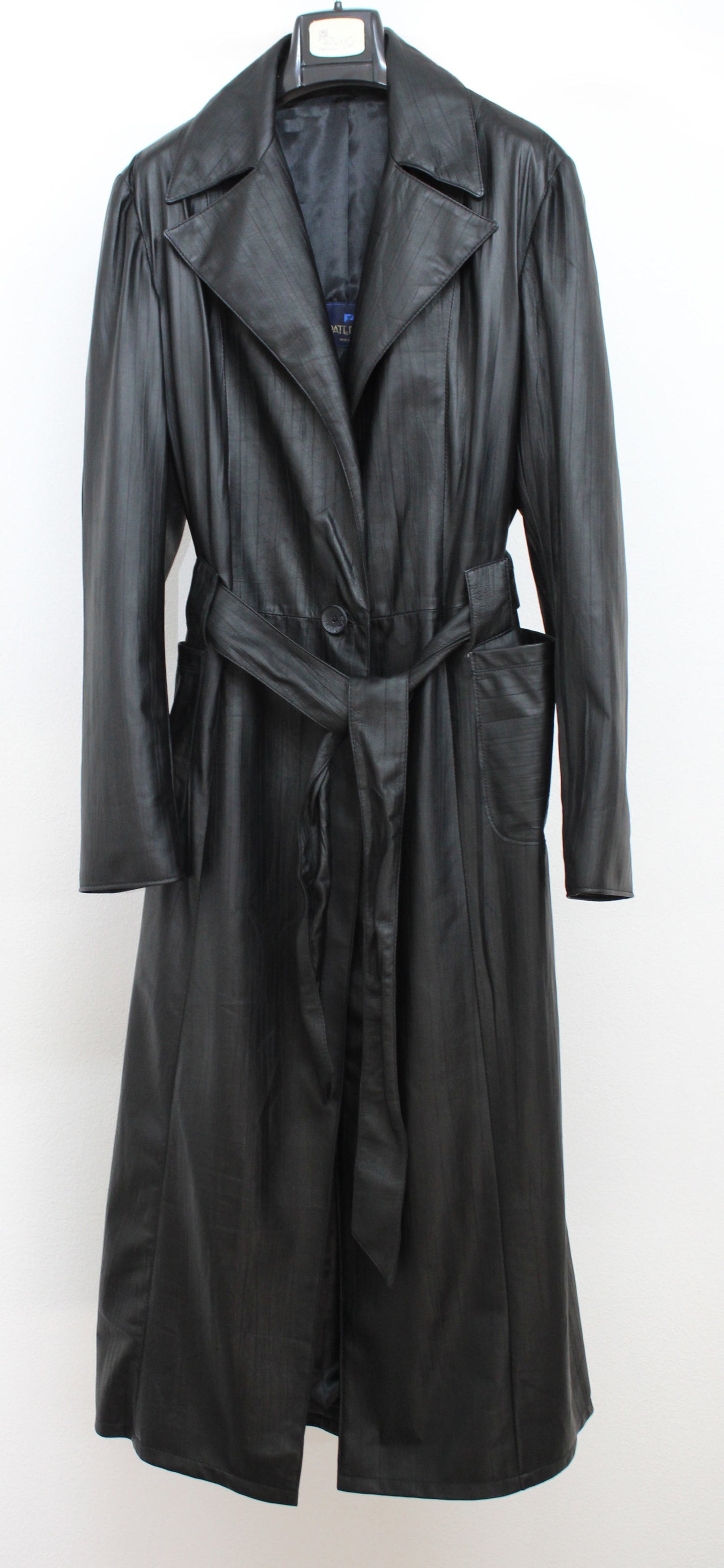 Manteau en cuir effet plissé "Ferdinando" par Ferdinando Patermo